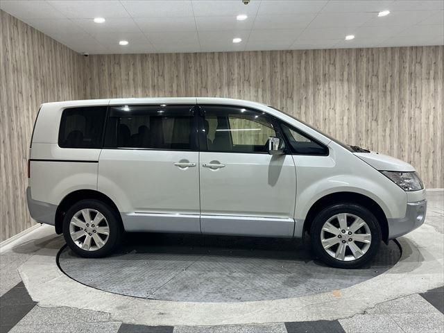 Mitsubishi DELICA D5 2016-12 195676-3