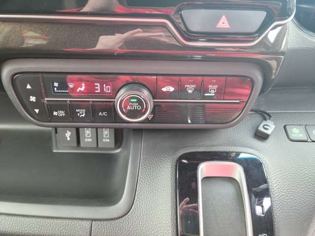 Honda N BOX CUSTOM 2018-09 736-11