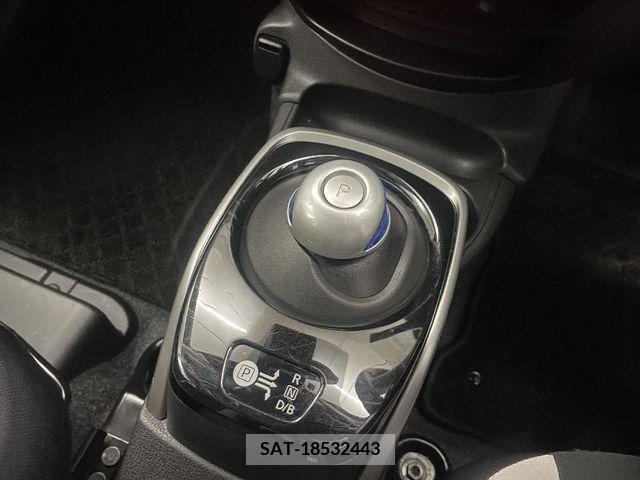 Nissan NOTE 2018-10 385919-17