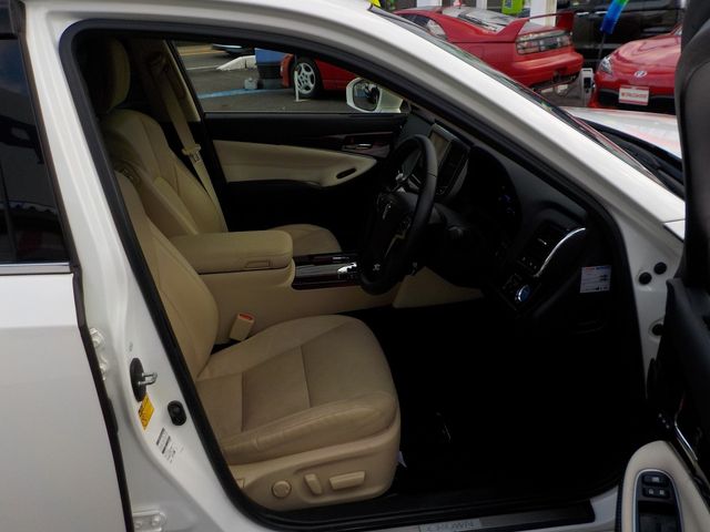 Toyota CROWN SEDAN 2015-11 192047-18