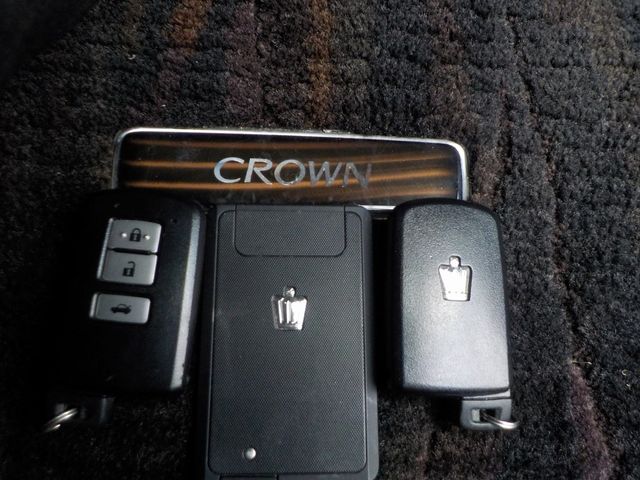 Toyota CROWN SEDAN 2015-11 192047-16