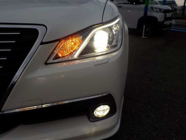 Toyota CROWN SEDAN 2015-11 192047-27