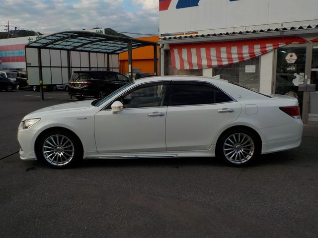 Toyota CROWN SEDAN 2015-11 192047-8