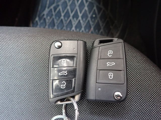 VolksWagen POLO 2015-09 193921-27