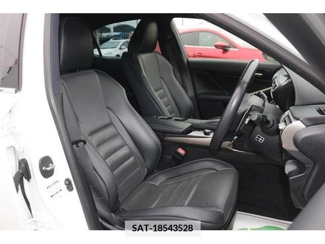 Lexus IS 2013-11 354383-14
