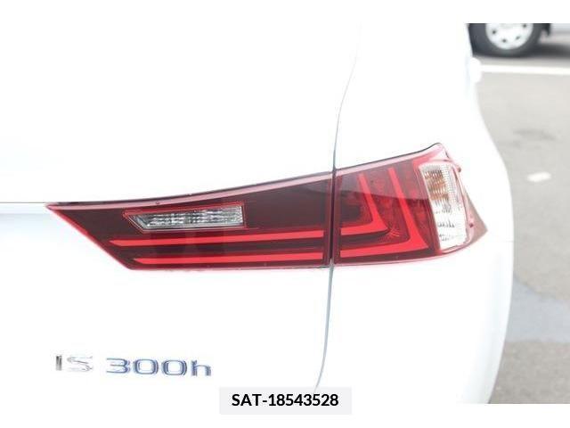 Lexus IS 2013-11 354383-13