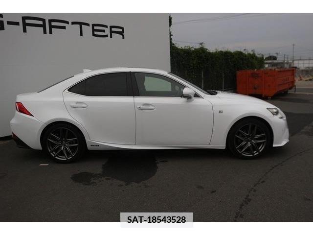 Lexus IS 2013-11 354383-8