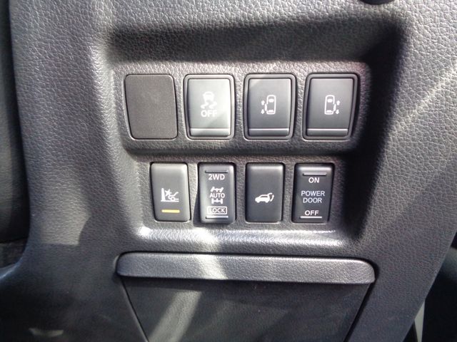 Nissan ELGRAND 2016-03 184299-26