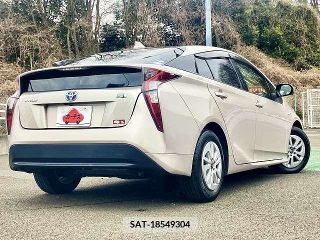 Toyota PRIUS 2016-01 207867-2
