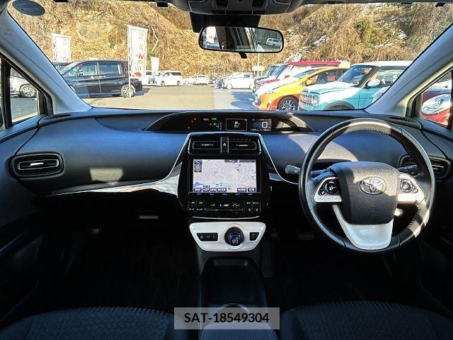 Toyota PRIUS 2016-01 207867-1