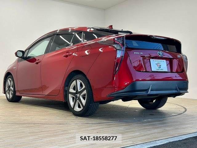 Toyota PRIUS 2016-03 281854-16