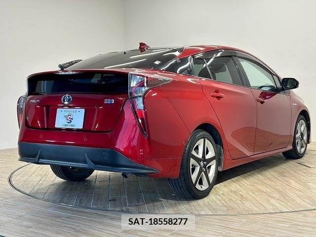 Toyota PRIUS 2016-03 281854-15