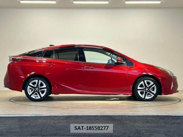 Toyota PRIUS 2016-03 281854-14
