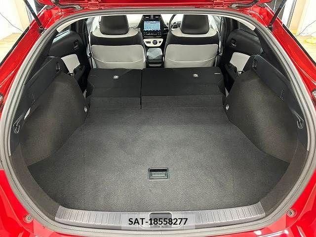 Toyota PRIUS 2016-03 281854-10