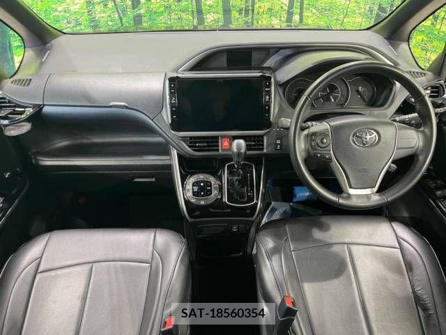 Toyota VOXY 2018-12 370451-1