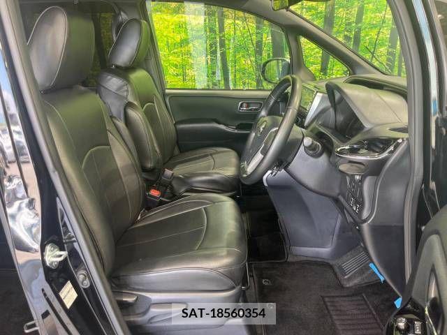 Toyota VOXY 2018-12 370451-8