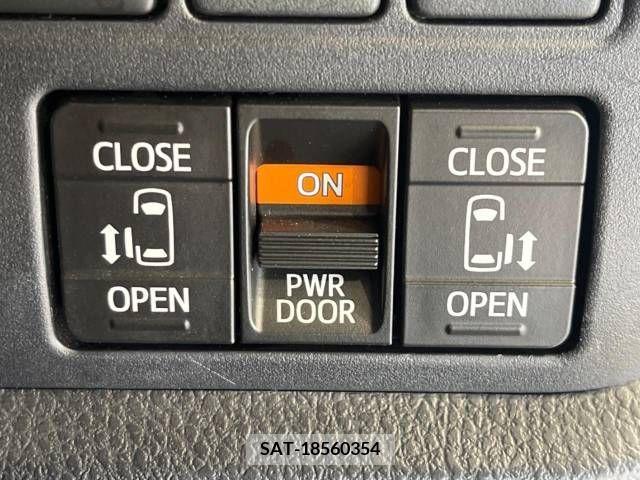 Toyota VOXY 2018-12 370451-6