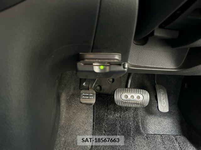 Nissan NOTE 2011-12 233330-8