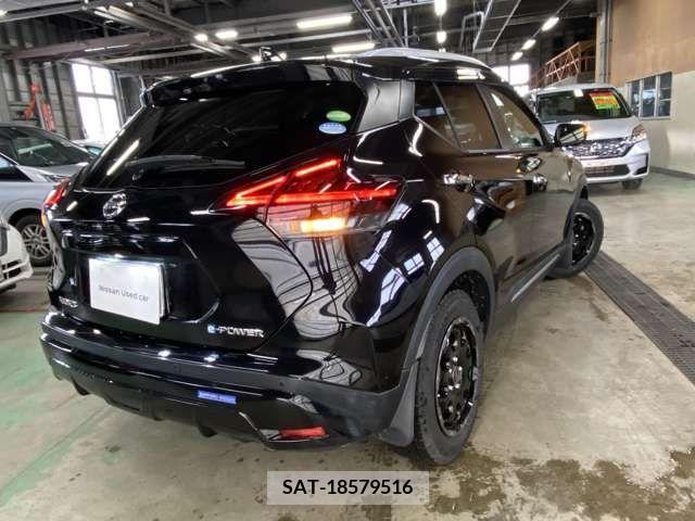 Nissan KICKS 2021-01 214527-1
