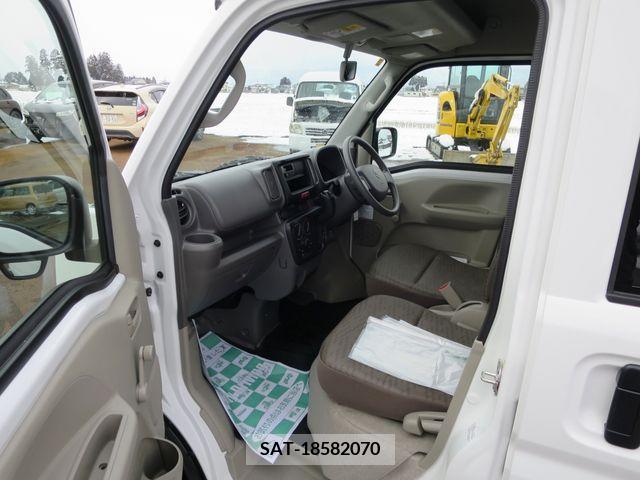 Suzuki EVERY 2023-06 301662-5