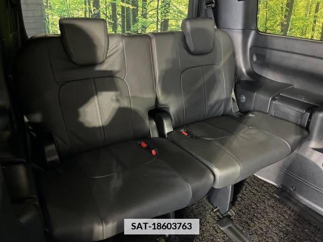 Toyota VOXY 2019-05 377069-10