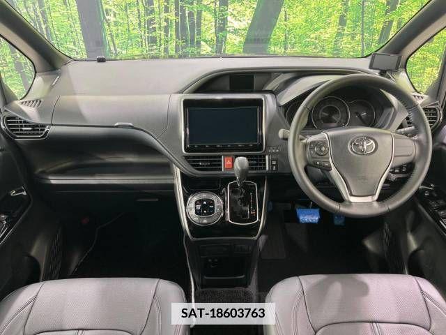 Toyota VOXY 2019-05 377069-1