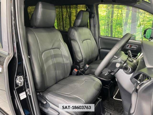 Toyota VOXY 2019-05 377069-8