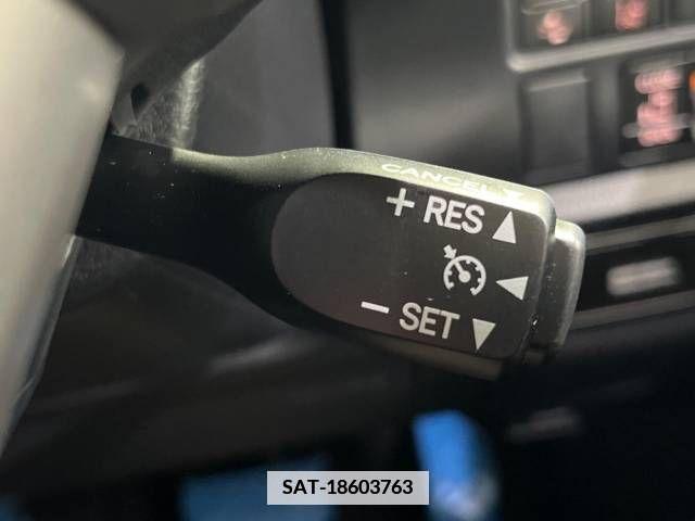 Toyota VOXY 2019-05 377069-7