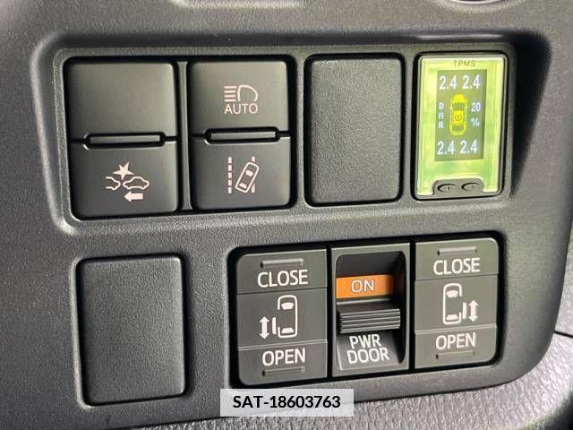 Toyota VOXY 2019-05 377069-6