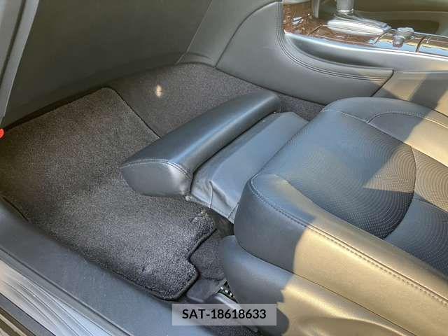 Nissan FUGA 2018-02 334247-15