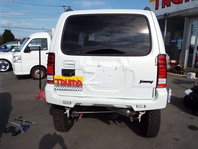 Suzuki JIMNY 2005-12 185560-19