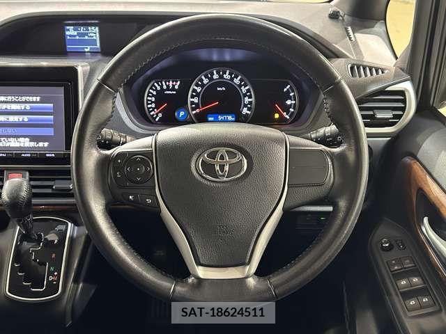 Toyota NOAH 2014-01 242989-13