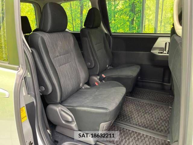 Toyota NOAH 2013-02 255848-8