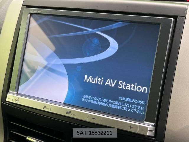 Toyota NOAH 2013-02 255848-2