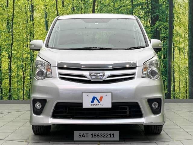 Toyota NOAH 2013-02 255848-14