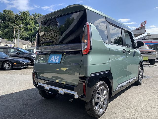 Mitsubishi DELICA MINI 2023-06 22506-1