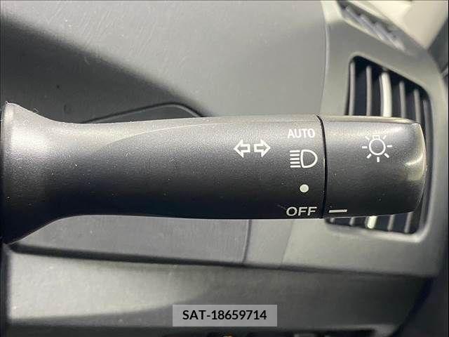 Toyota PRIUS 2014-06 322049-4