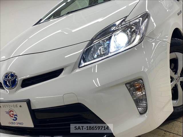 Toyota PRIUS 2014-06 322049-9