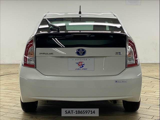 Toyota PRIUS 2014-06 322049-18