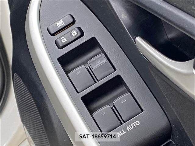 Toyota PRIUS 2014-06 322049-15