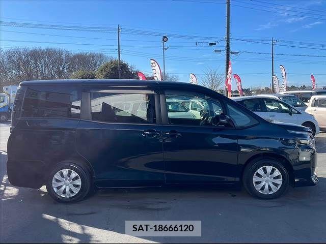 Toyota VOXY 2014-10 253465-6