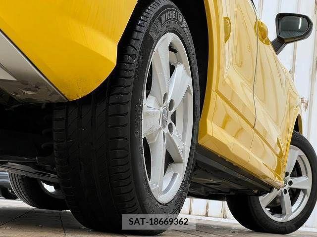 Audi Q2 2017-10 217752-18