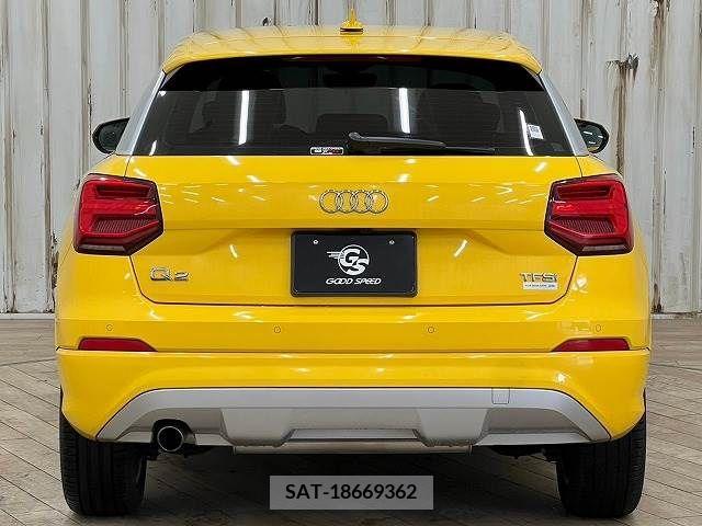 Audi Q2 2017-10 217752-12