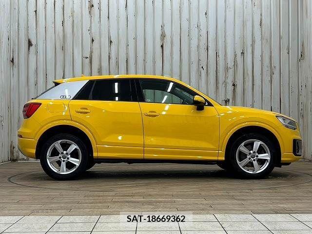Audi Q2 2017-10 217752-13