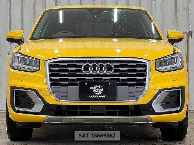 Audi Q2 2017-10 217752-11