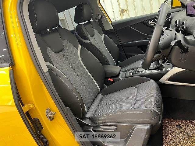 Audi Q2 2017-10 217752-8