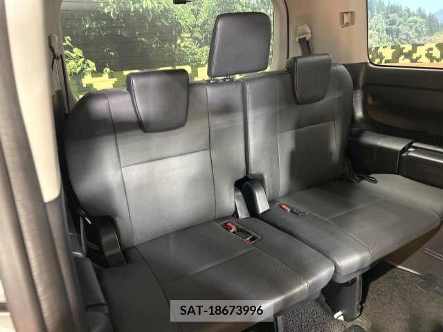 Toyota ESQUIRE 2017-07 240985-10