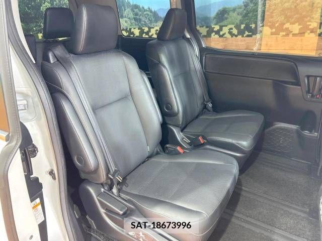 Toyota ESQUIRE 2017-07 240985-9