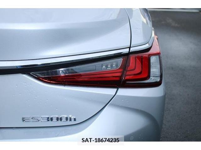 Lexus ES 2019-02 354143-11