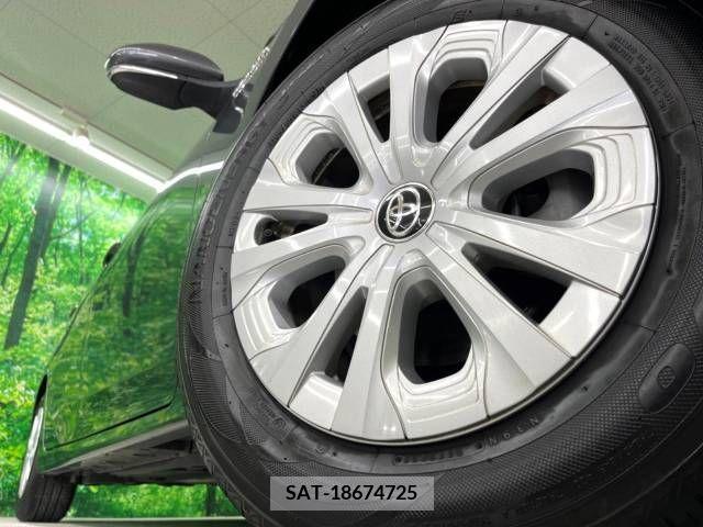 Toyota PRIUS 2020-04 236542-12